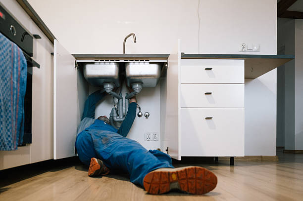 Professional Plumbing technician working in Pratt, WV